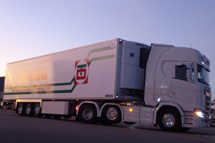 Un camion DUARIG aux couleurs GIRAUD — DUARIG Transports