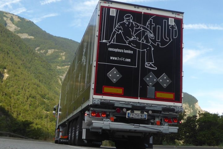 Une remorque qui TILT ! — DUARIG Transports